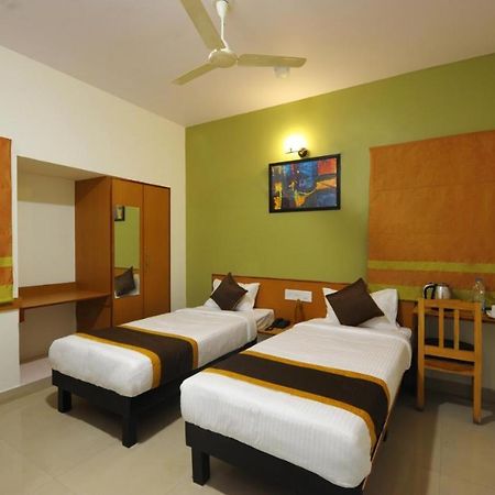 Airport Bliss Boutique Hotel Yelahanka Exteriör bild