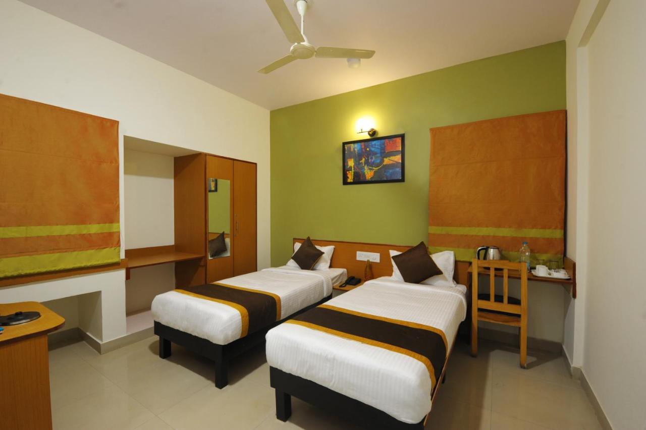 Airport Bliss Boutique Hotel Yelahanka Exteriör bild